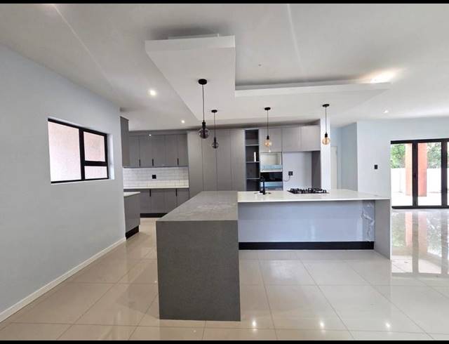 4 BEDROOM HOUSE FOR SALE IN MELODIE